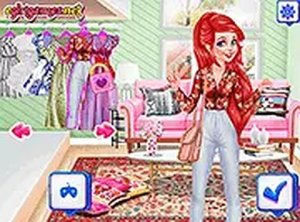 Vacation With BFFs Dress Up Game